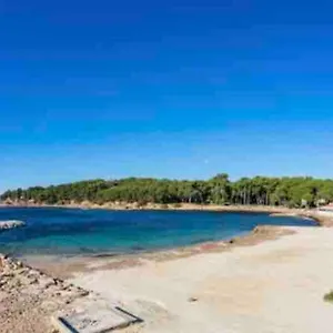 charmant-studio-saint-mandrier-sur-mer.fr-provencehotel.com/